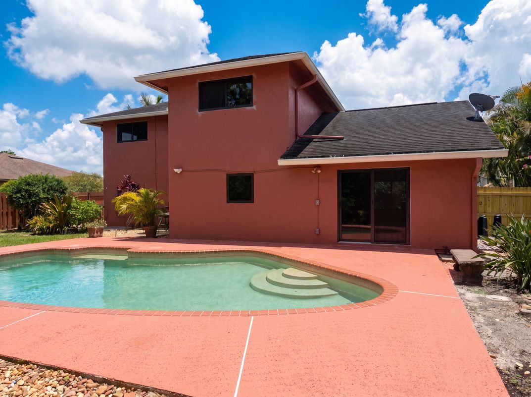 Photo 39 of 47 of 118 Waterway Rd, Royal Palm Beach, FL