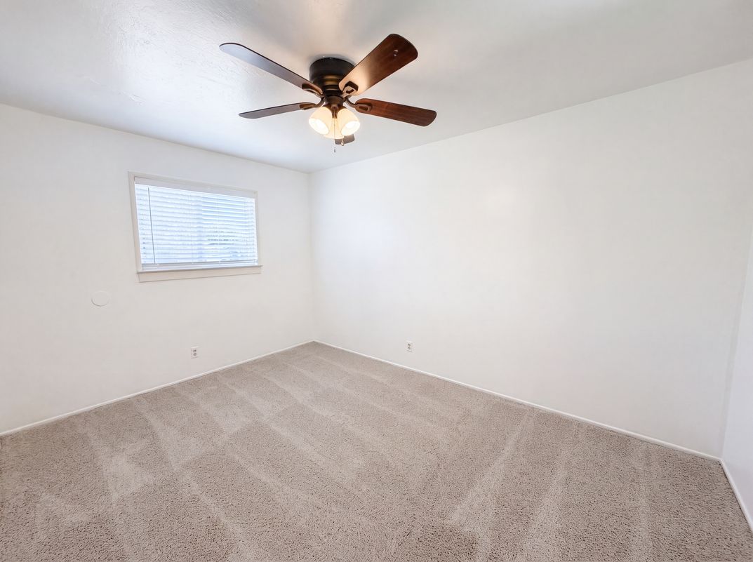Photo 11 of 23 of 918 Harrison Ave, Lincoln, CA