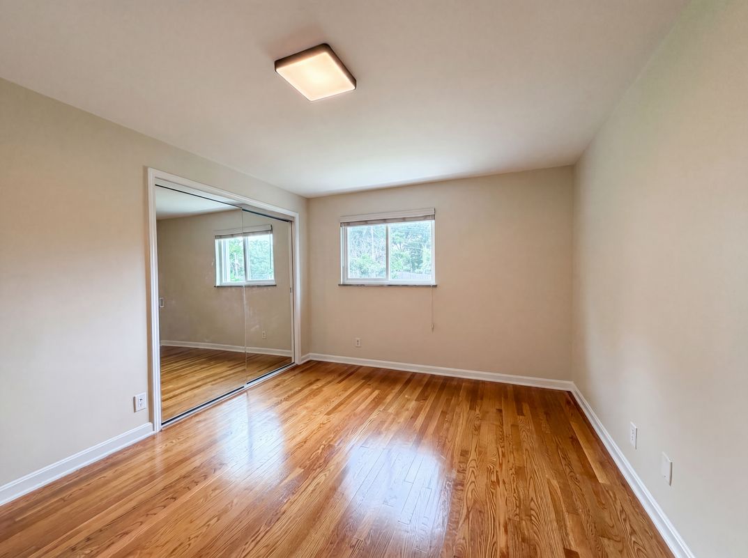Photo 12 of 31 of 10489 Cinderella Dr, Montgomery, OH