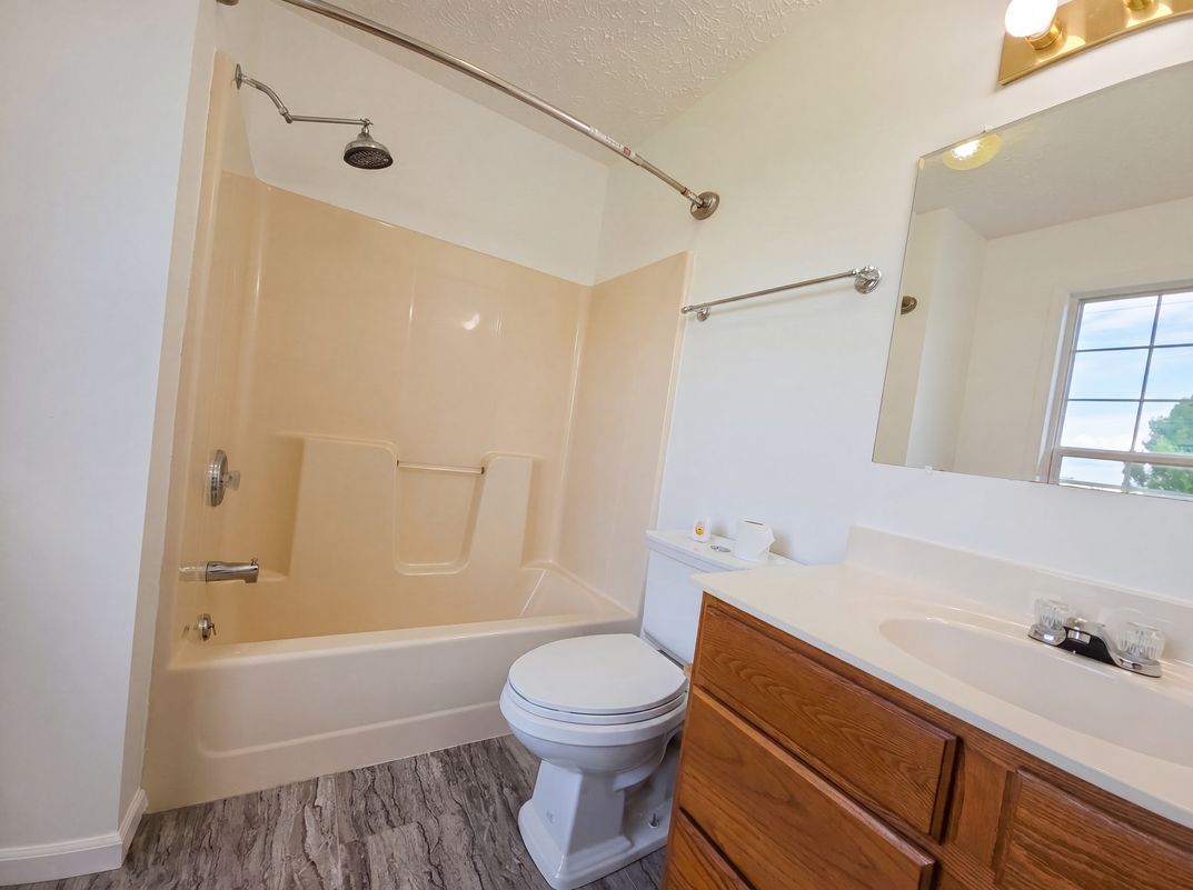 Photo 13 of 21 of 215 W Gano Chance Dr, Centralia, MO