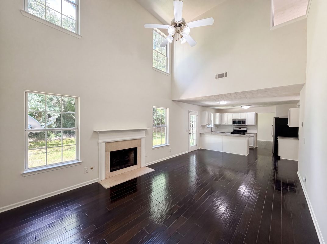 Photo 3 of 25 of 3582 Coveside Ct, Loganville, GA