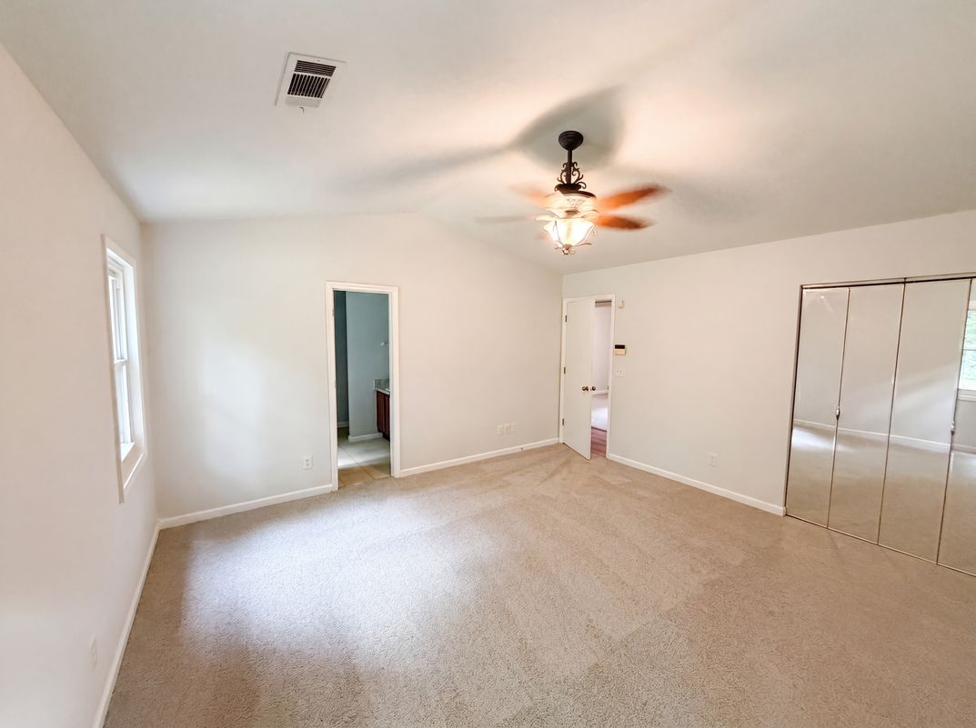 Photo 4 of 20 of 158 Colemans Bluff Dr, Woodstock, GA