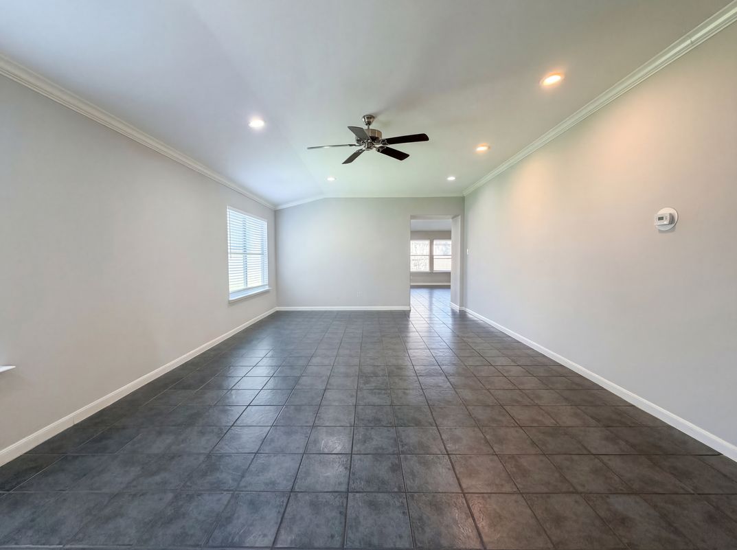 Photo 3 of 19 of 19822 Rippling Brook Ln, Tomball, TX
