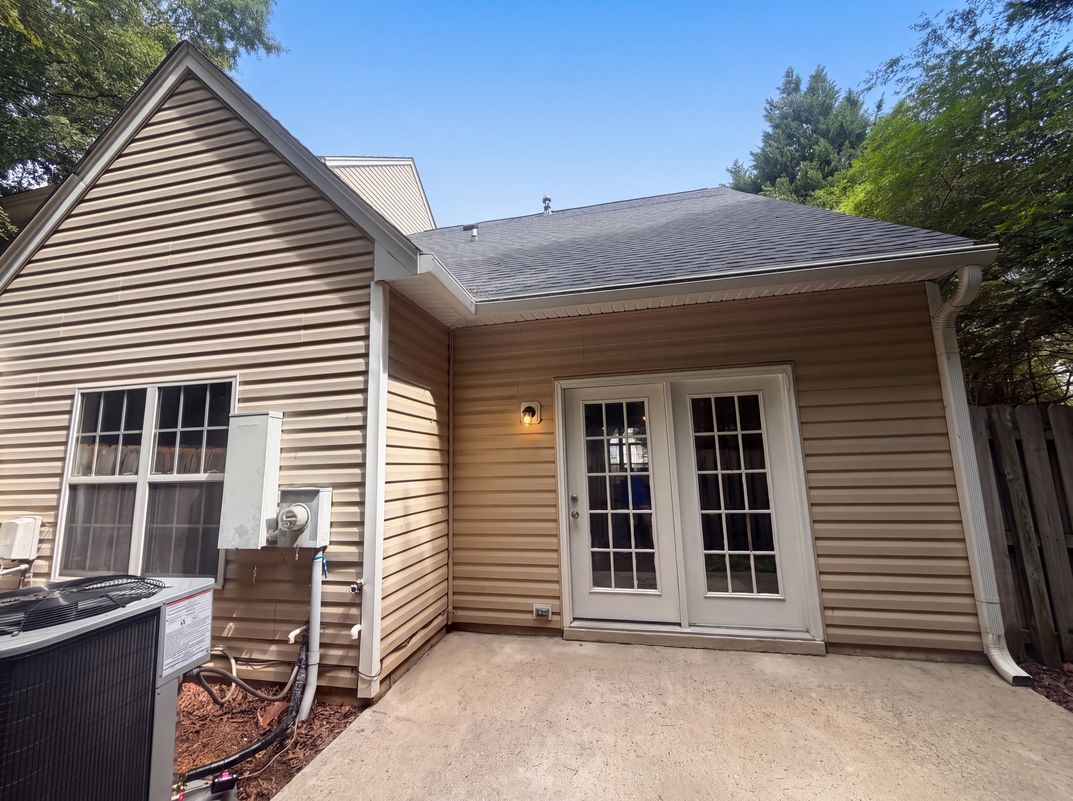 Photo 5 of 23 of 30 Pickwick Pl, Greensboro, NC
