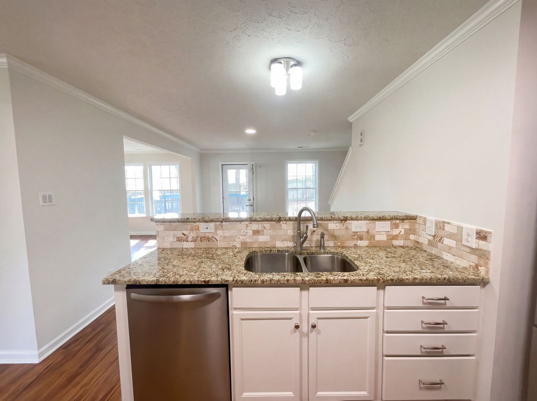 Photo 9 of 19 of 644 Carybrook Ct, York, SC