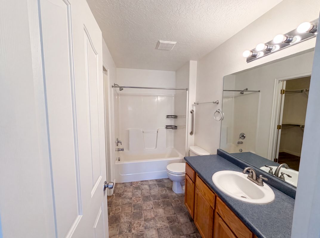 Photo 10 of 20 of 6943 W Bamburgh Way, West Valley City, UT