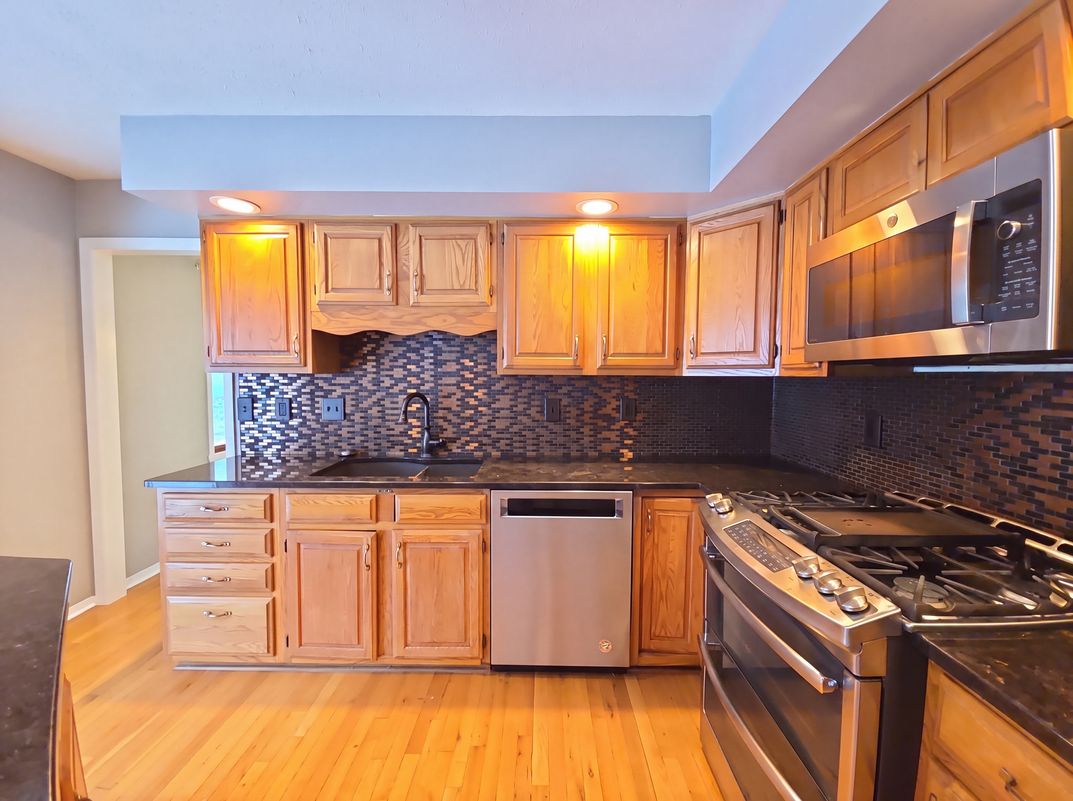Photo 15 of 79 of 1503 Featherstone Rd, Rockford, IL