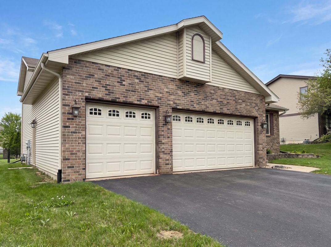 Photo 13 of 79 of 1503 Featherstone Rd, Rockford, IL