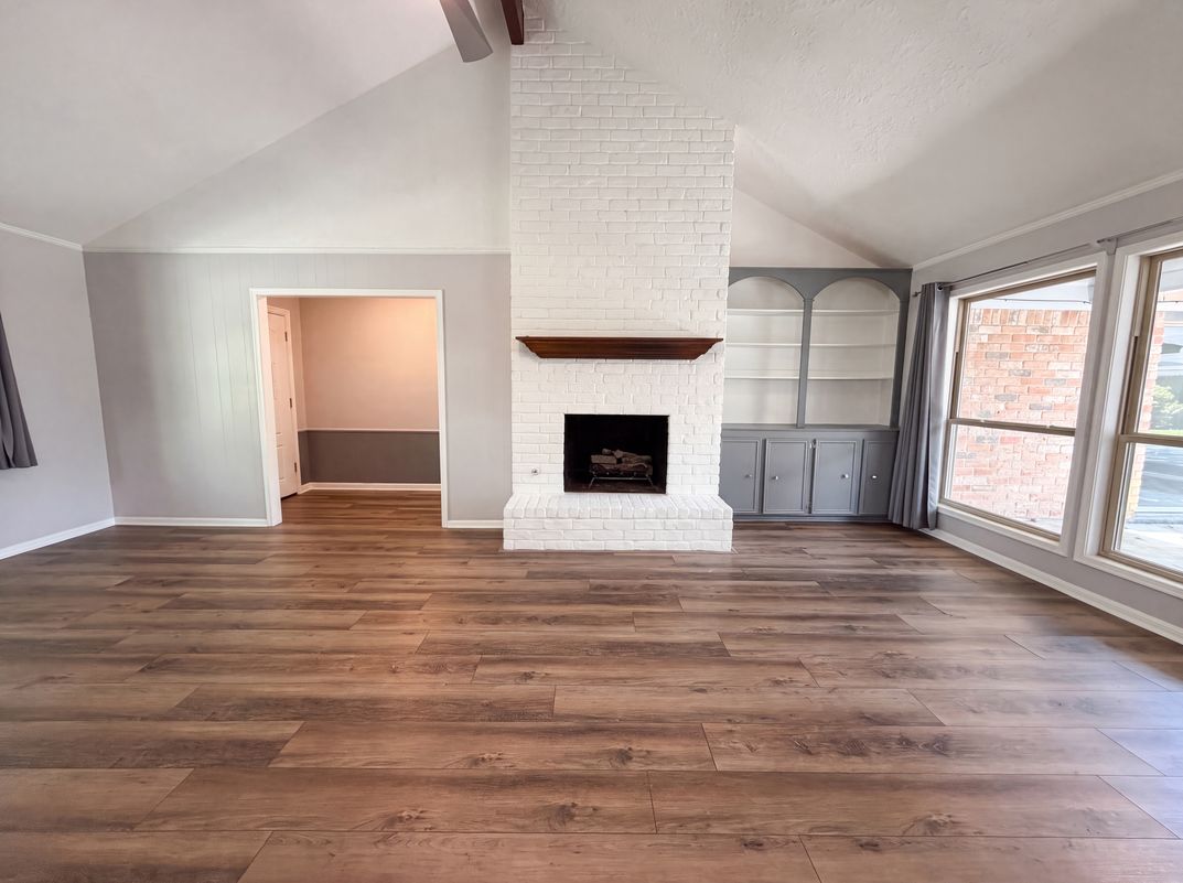 Photo 7 of 20 of 10327 Sweetwood Dr, Houston, TX