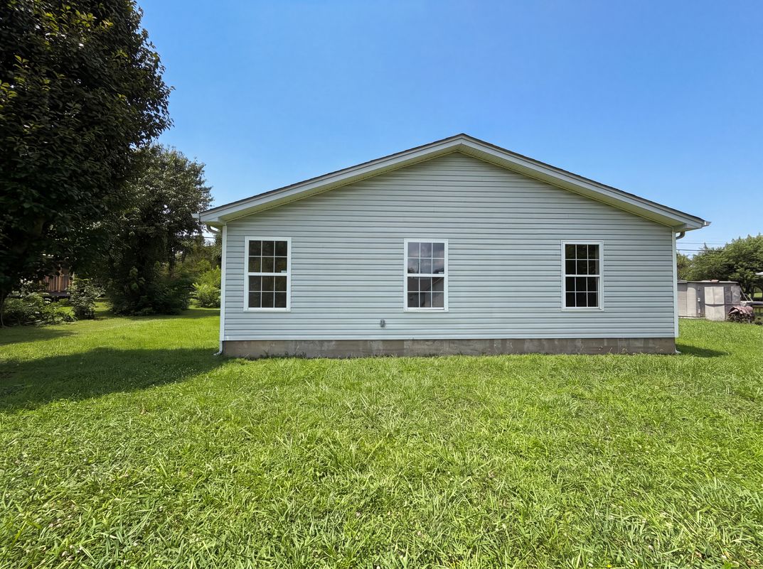 Photo 17 of 20 of 499 Holland Ridge Dr, La Vergne, TN