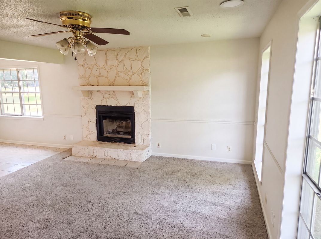 Photo 13 of 58 of 4334 Morningside Dr, Helena, AL