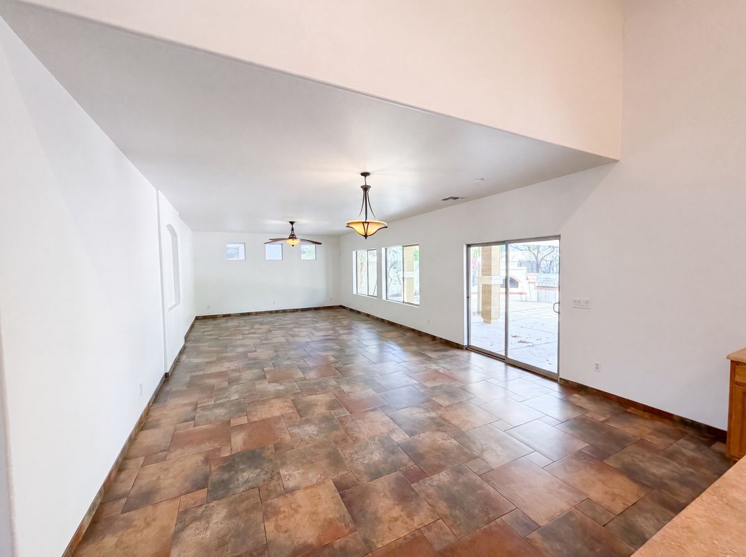 Photo 14 of 39 of 7428 S 15th Dr, Phoenix, AZ
