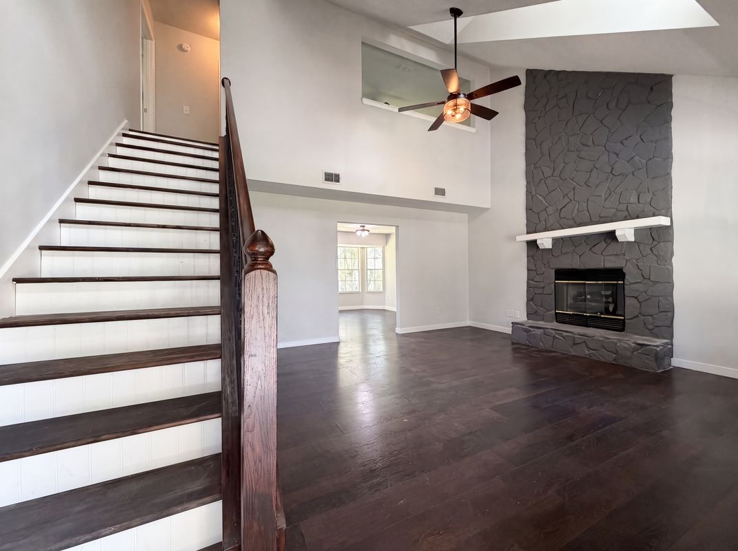 Photo 6 of 20 of 321 Paradise Cir, Satsuma, FL