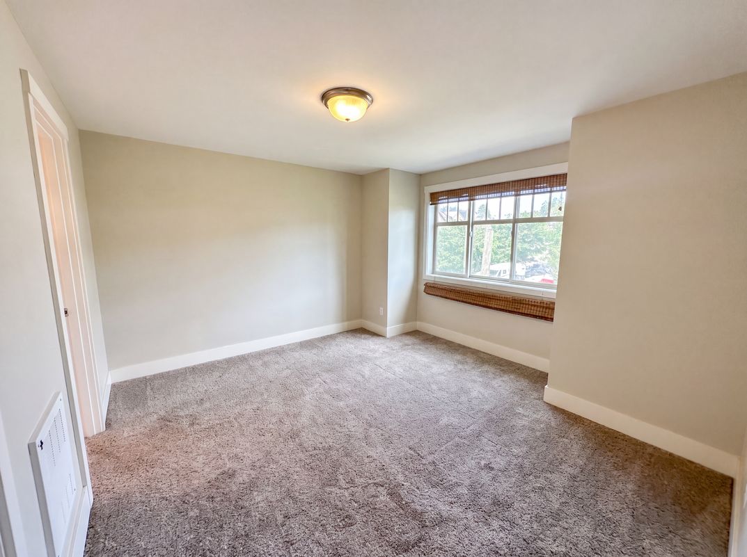 Photo 6 of 23 of 1553 NW 58th St, Seattle, WA