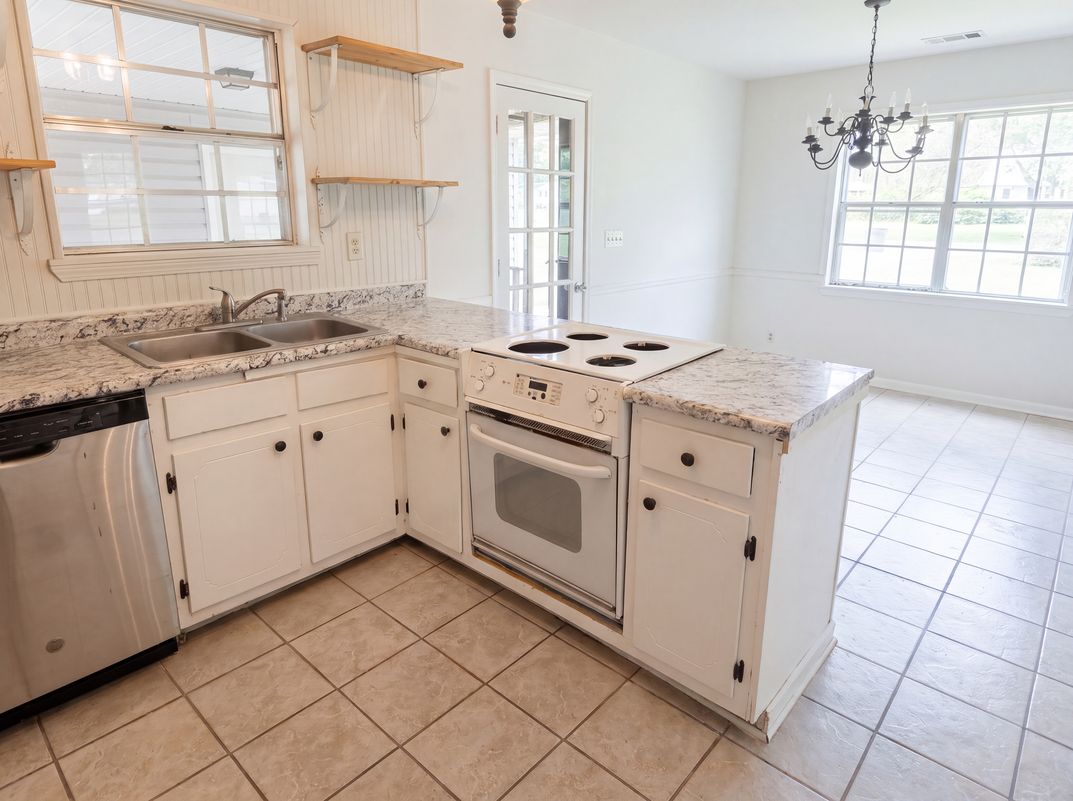 Photo 2 of 58 of 4334 Morningside Dr, Helena, AL