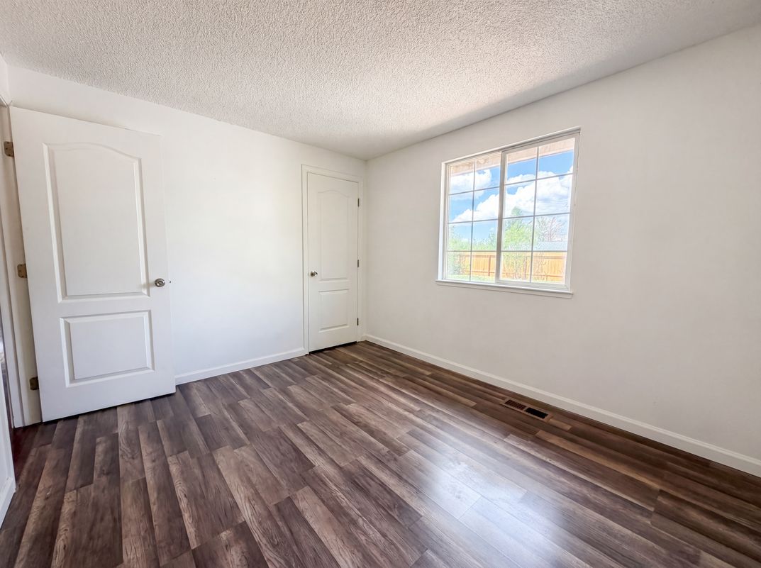 Photo 11 of 26 of 3325 Somerset Way, Carson City, NV