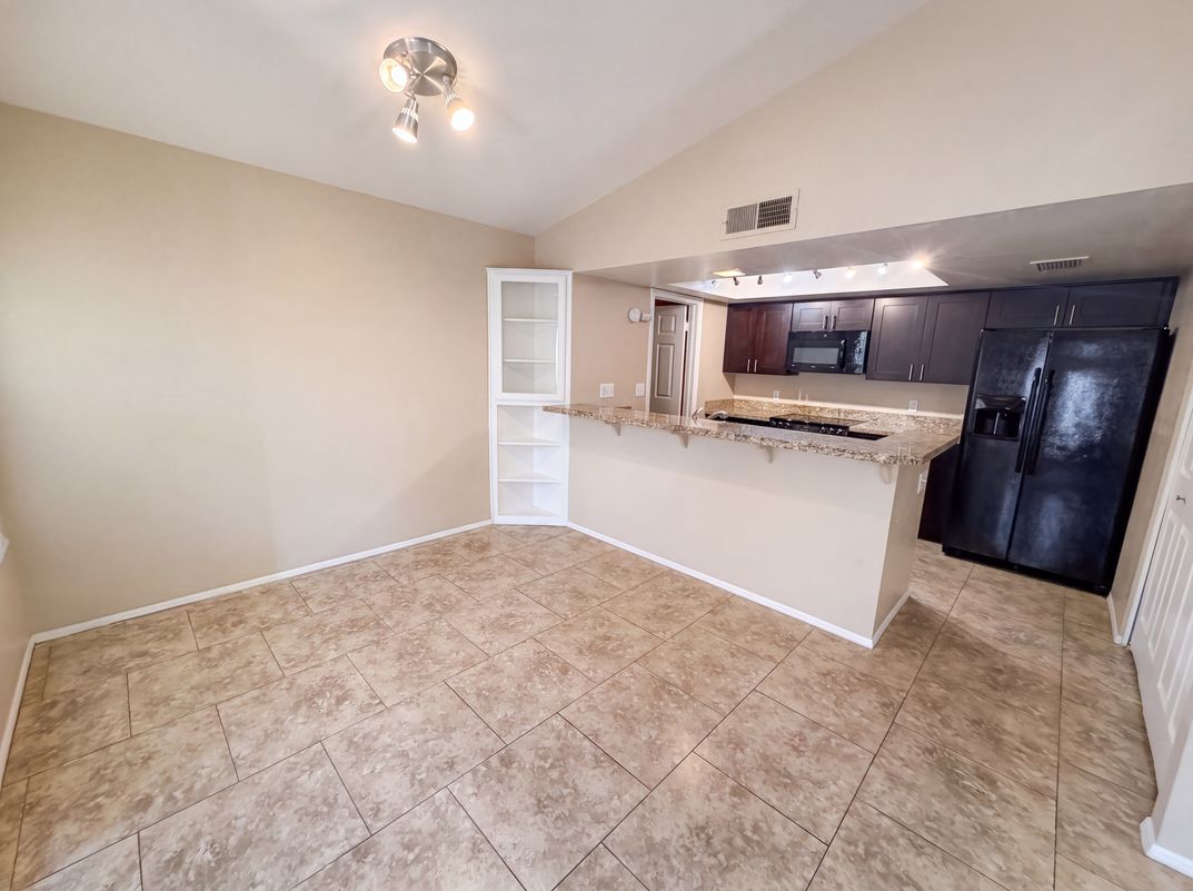 Photo 6 of 21 of 1388 N Los Altos Dr, Chandler, AZ