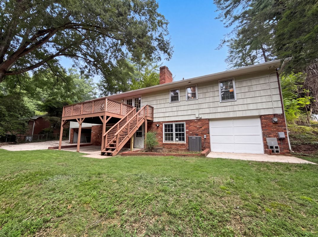 Photo 5 of 17 of 5148 Clearview Dr, Winston Salem, NC