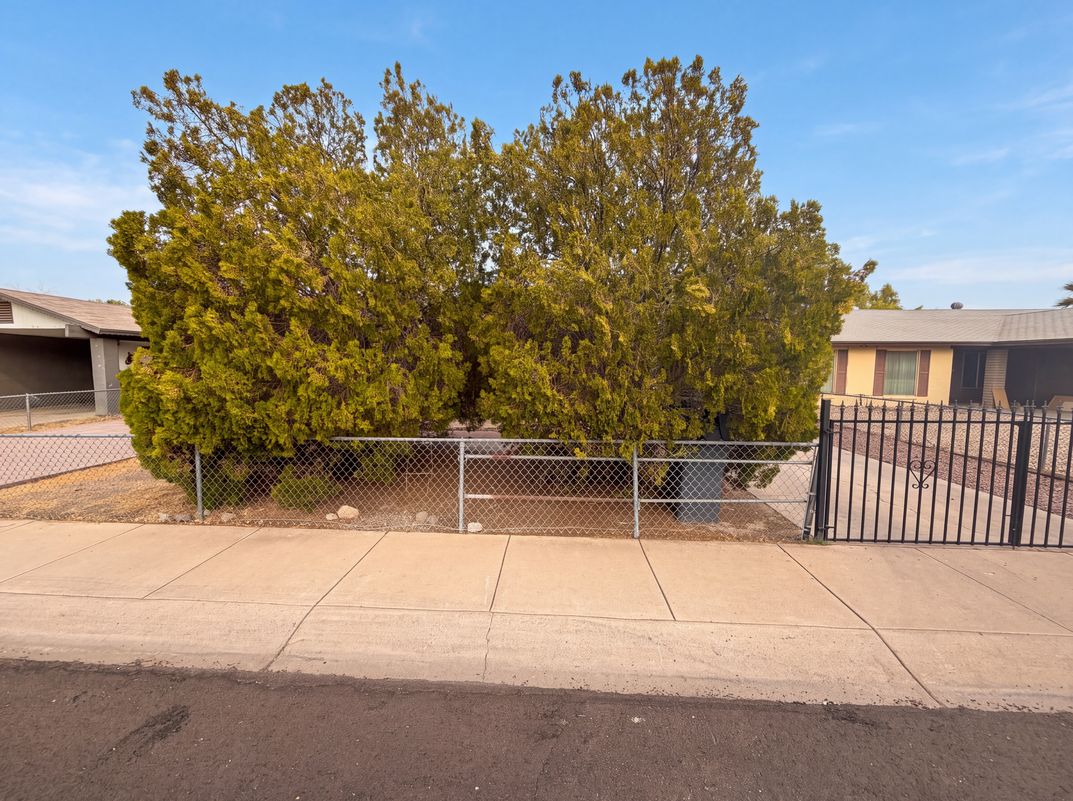 Photo 17 of 21 of 6036 N 72nd Dr, Glendale, AZ