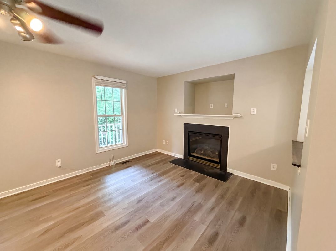Photo 3 of 19 of 2566 Brookforest Ct, Midlothian, VA