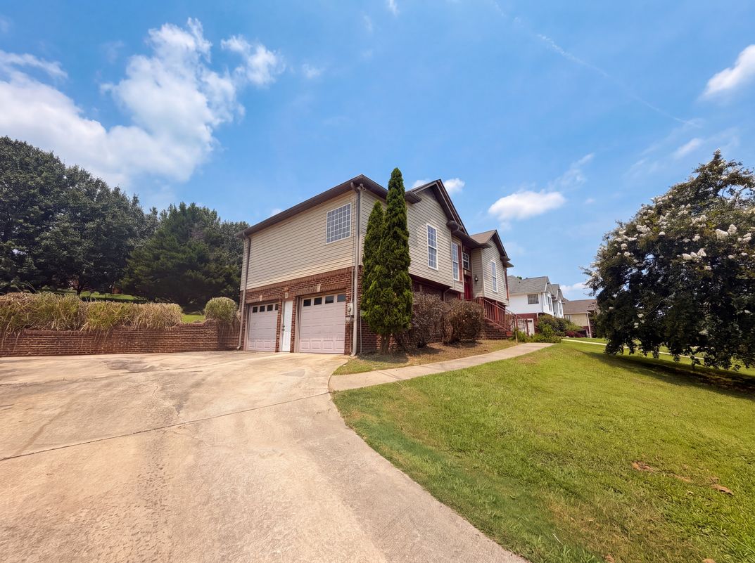 Photo 18 of 21 of 655 S Hillcrest Rd, Odenville, AL