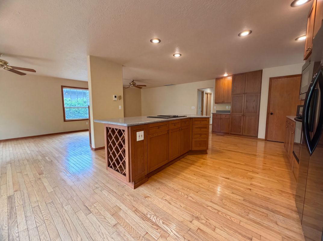 Photo 10 of 26 of 14292 SE Meadows Ln, Clackamas, OR