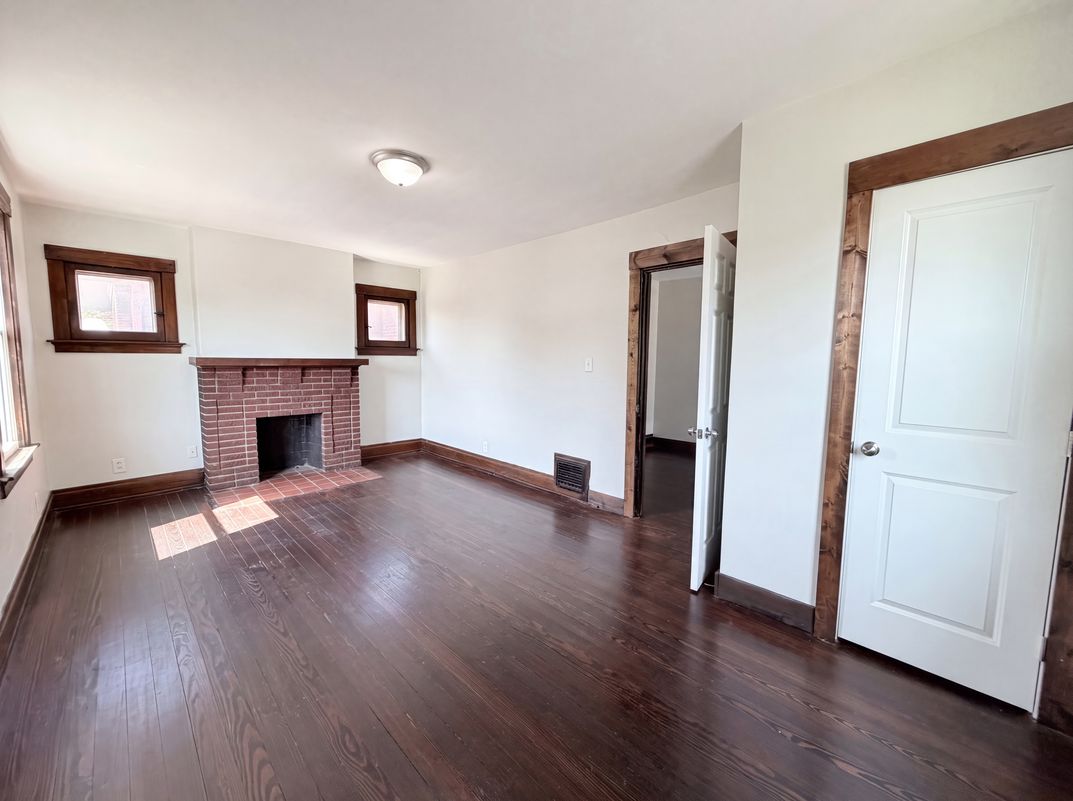 Photo 9 of 23 of 4804 Greenlee Ave, Cincinnati, OH