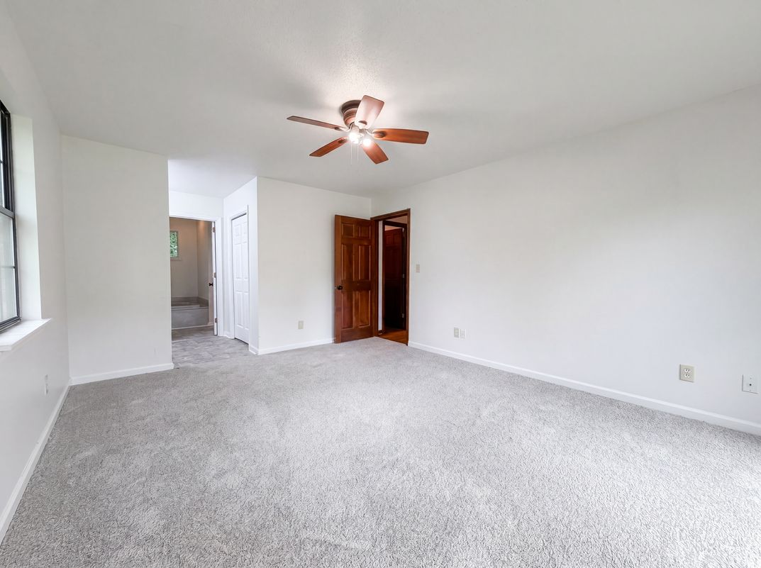 Photo 4 of 24 of 1223 6th St, Pleasant Grove, AL