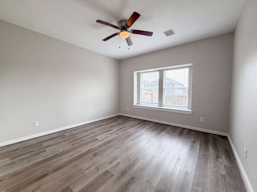 Photo 4 of 19 of 40828 Mostyn Hill Dr, Magnolia, TX