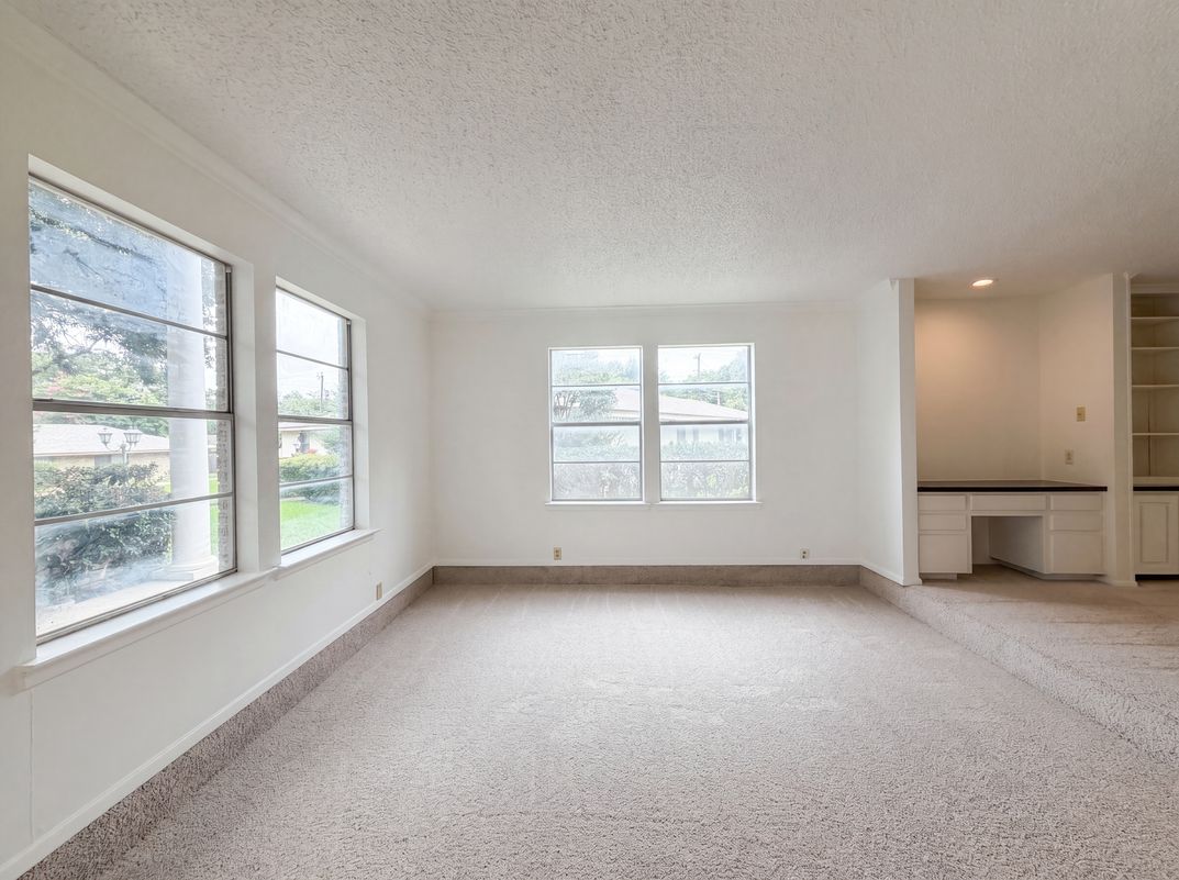 Photo 7 of 23 of 4612 Kenway Ct, Fort Worth, TX