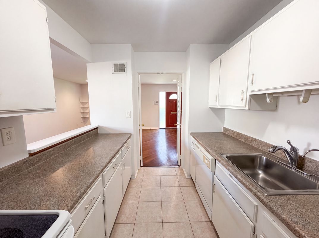 Photo 17 of 20 of 9983 Ridgeline Dr, Montgomery Village, MD
