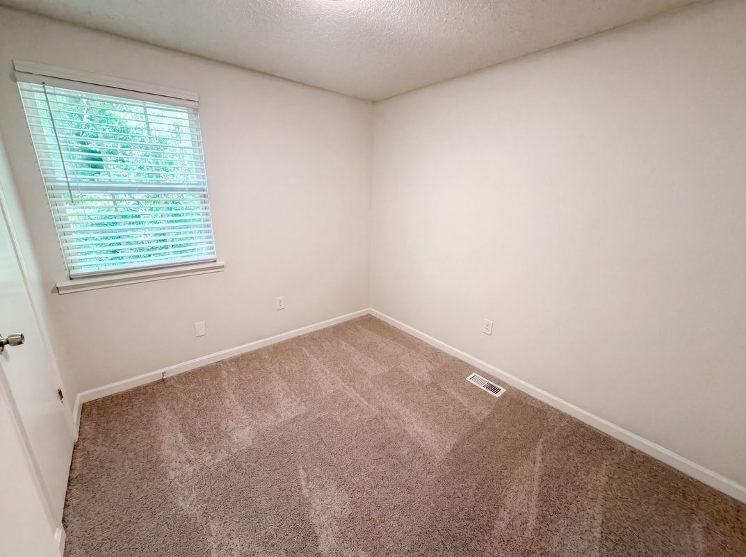 Photo 11 of 22 of 3000 Wilkes Plantation Way, Douglasville, GA