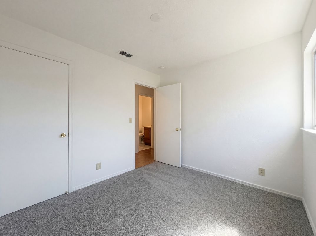 Photo 19 of 33 of 4814 Monet Way, Sacramento, CA