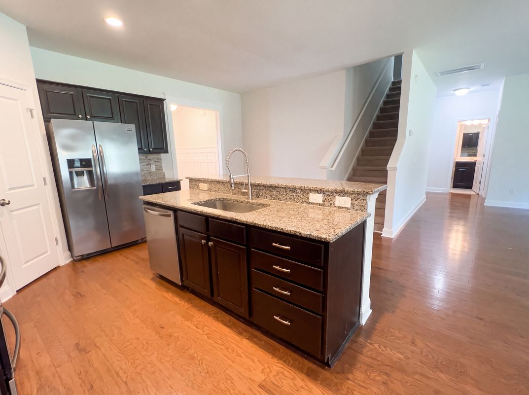 Photo 12 of 42 of 301 Decatur Dr, Summerville, SC