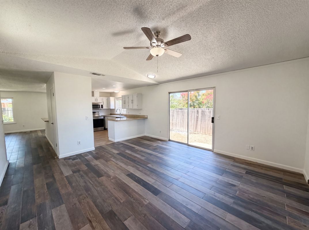 Photo 10 of 26 of 838 Dutra Ave, Rio Linda, CA