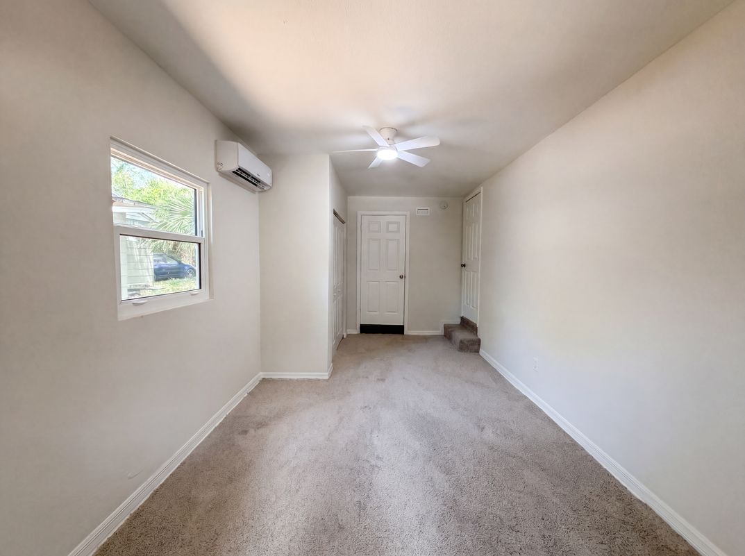 Photo 9 of 17 of 4010 E Paris St, Tampa, FL