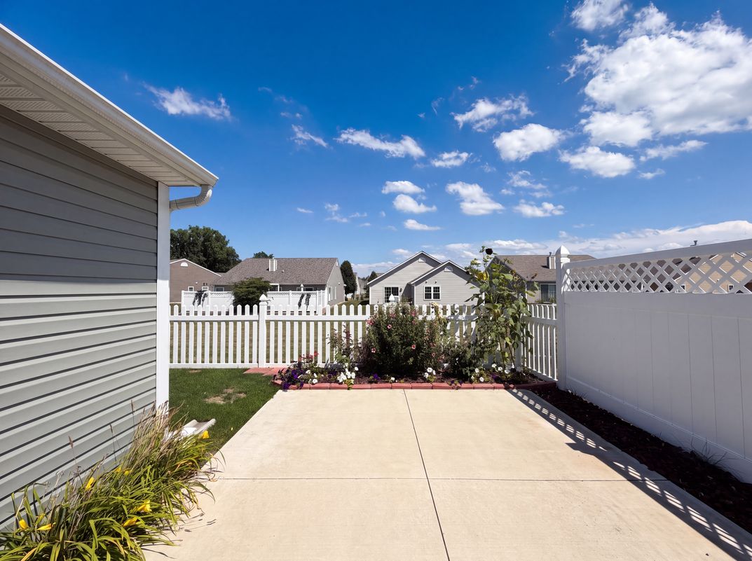 Photo 17 of 20 of 159 Prestwyck Ln, Elyria, OH