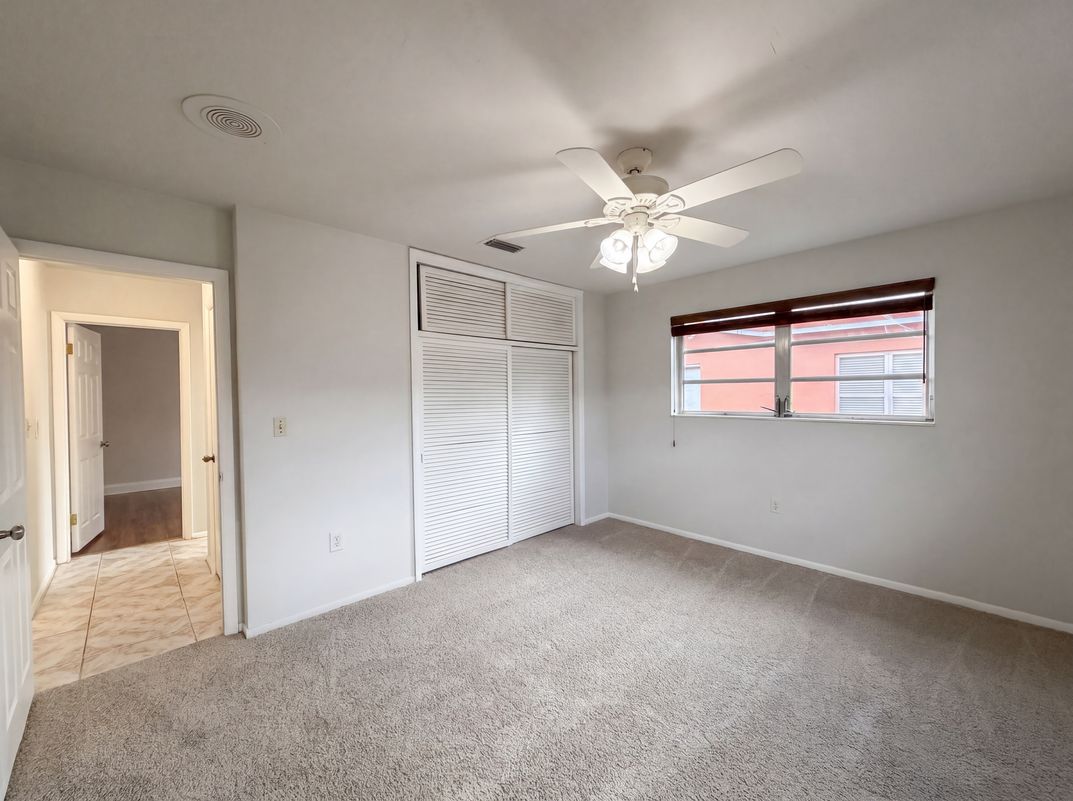 Photo 4 of 25 of 7141 Harbour Blvd, Miramar, FL