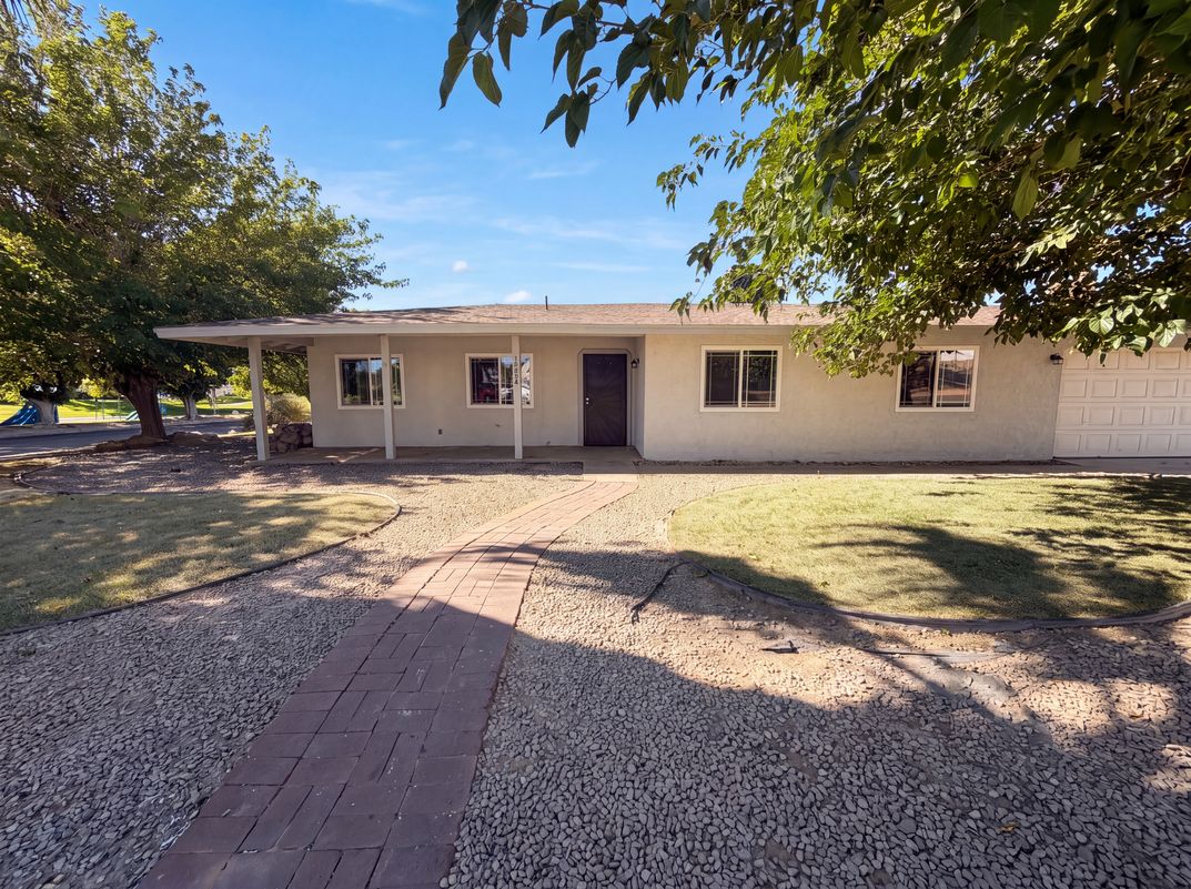 Property photo 1 of 14729 Hartford Ln