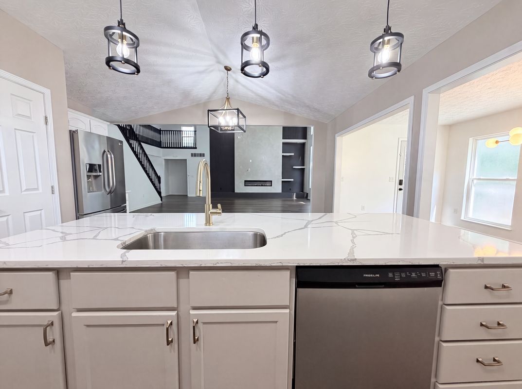 Photo 9 of 43 of 9212 Cedar Gate Dr, Loveland, OH