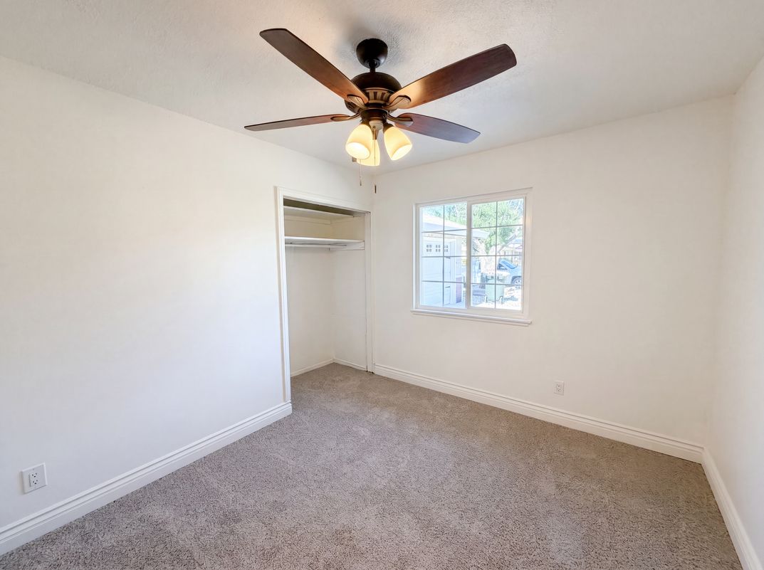 Photo 14 of 31 of 1422 Oakmont Dr, Roseville, CA
