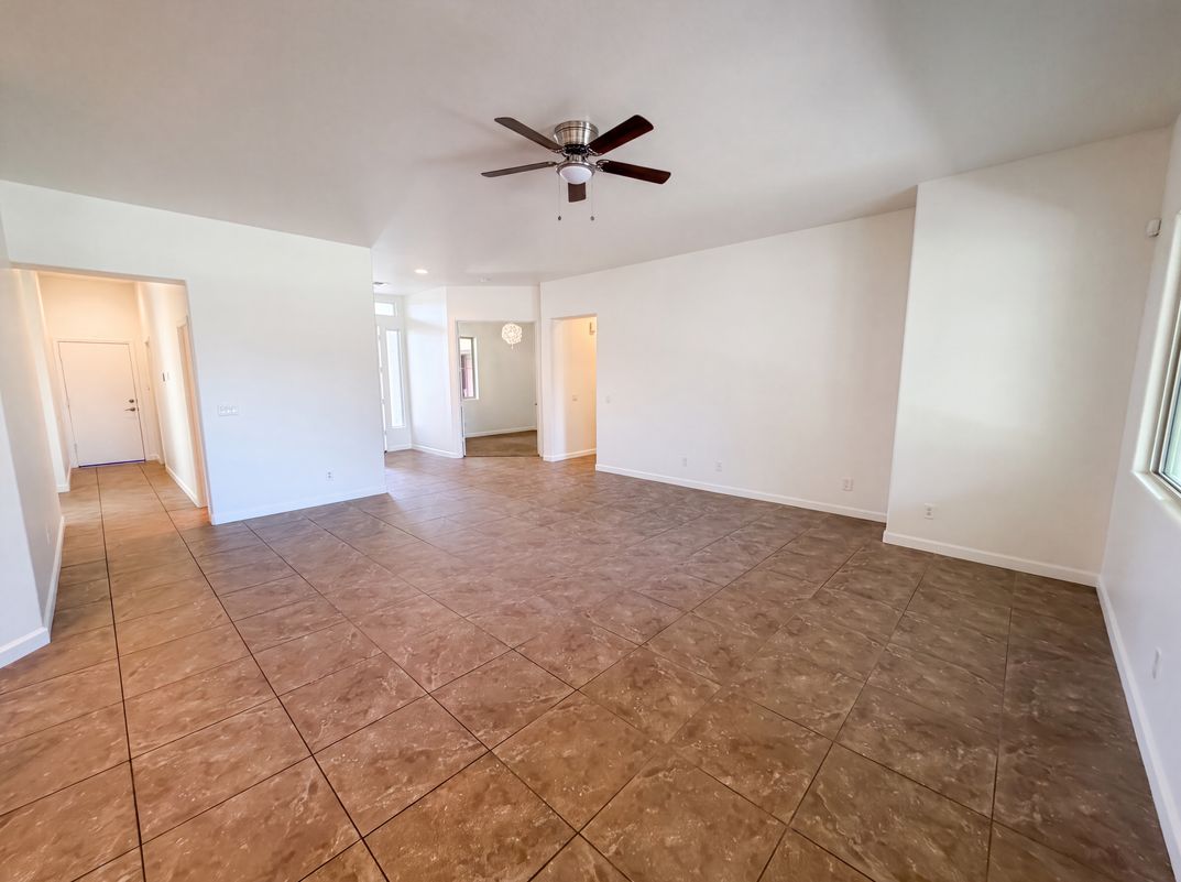Photo 4 of 40 of 701 E Charlevoix Ave, Gilbert, AZ