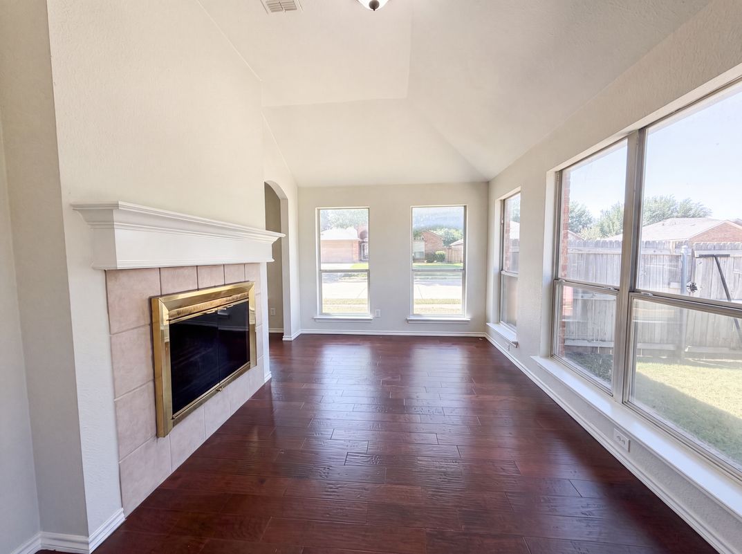 Photo 6 of 18 of 825 Adams Dr, Burleson, TX