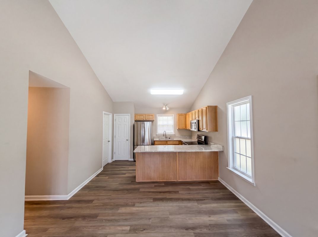 Property photo 2 of 2137 Sterling Creek Ln