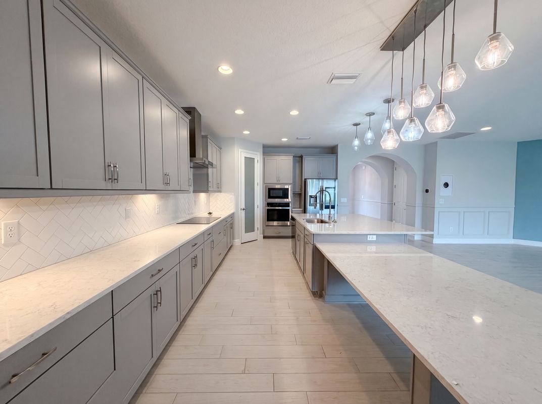 Photo 7 of 25 of 13176 Twin Bridges Dr, Riverview, FL