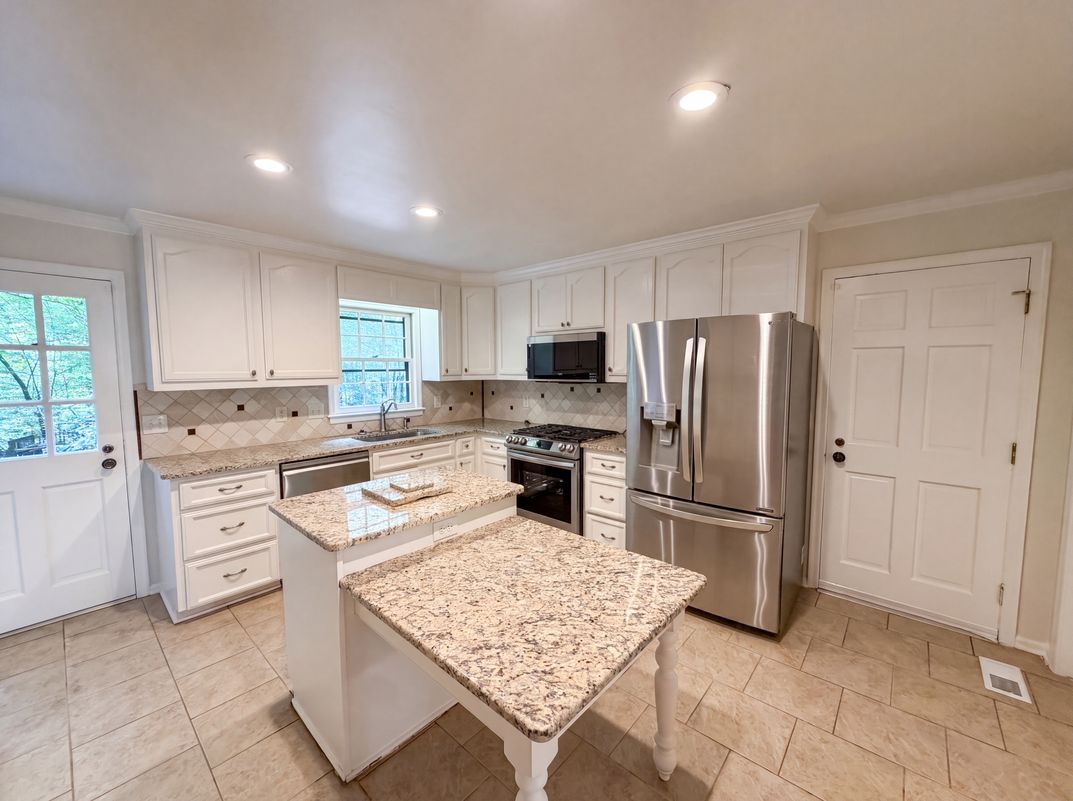 Photo 6 of 18 of 204 Boulder Bluff Trl, Chapel Hill, NC