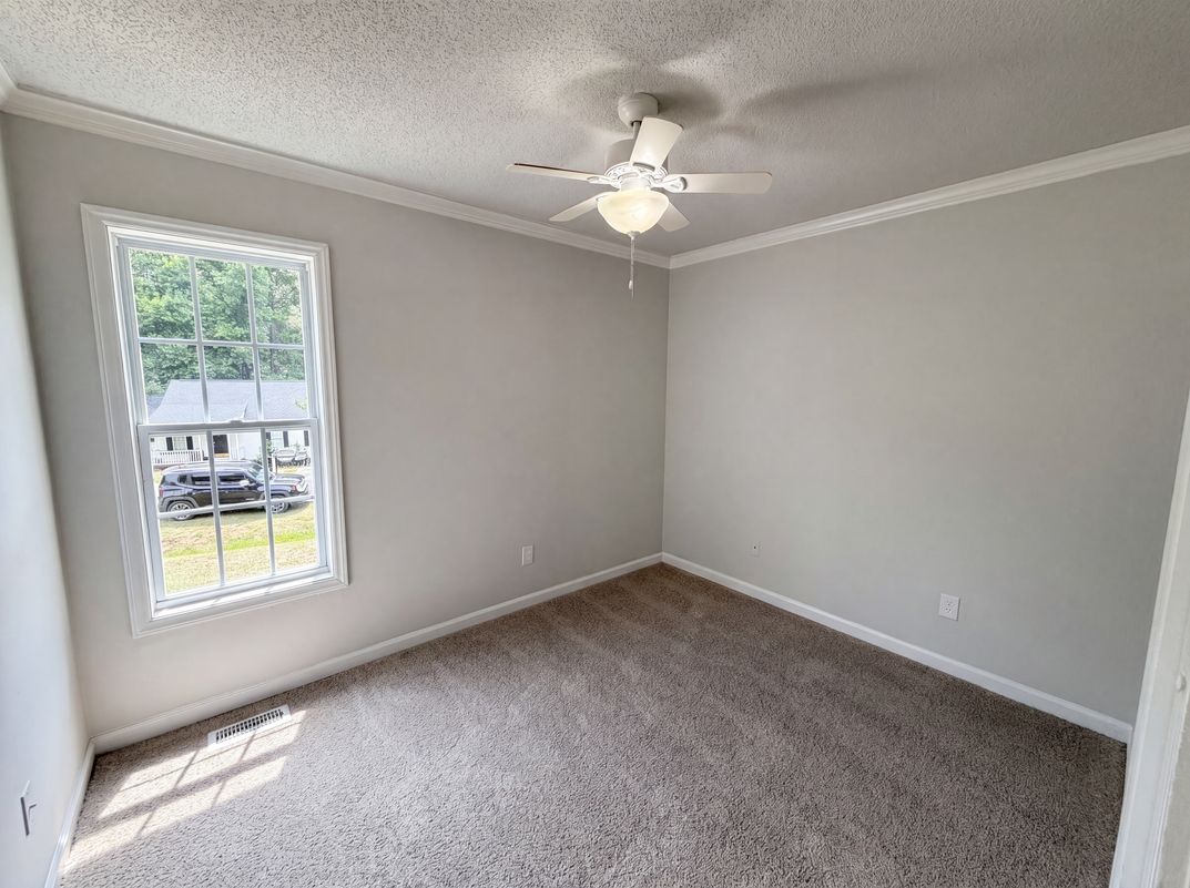 Photo 11 of 16 of 1024 Laurel Leaf Rd, Zebulon, NC