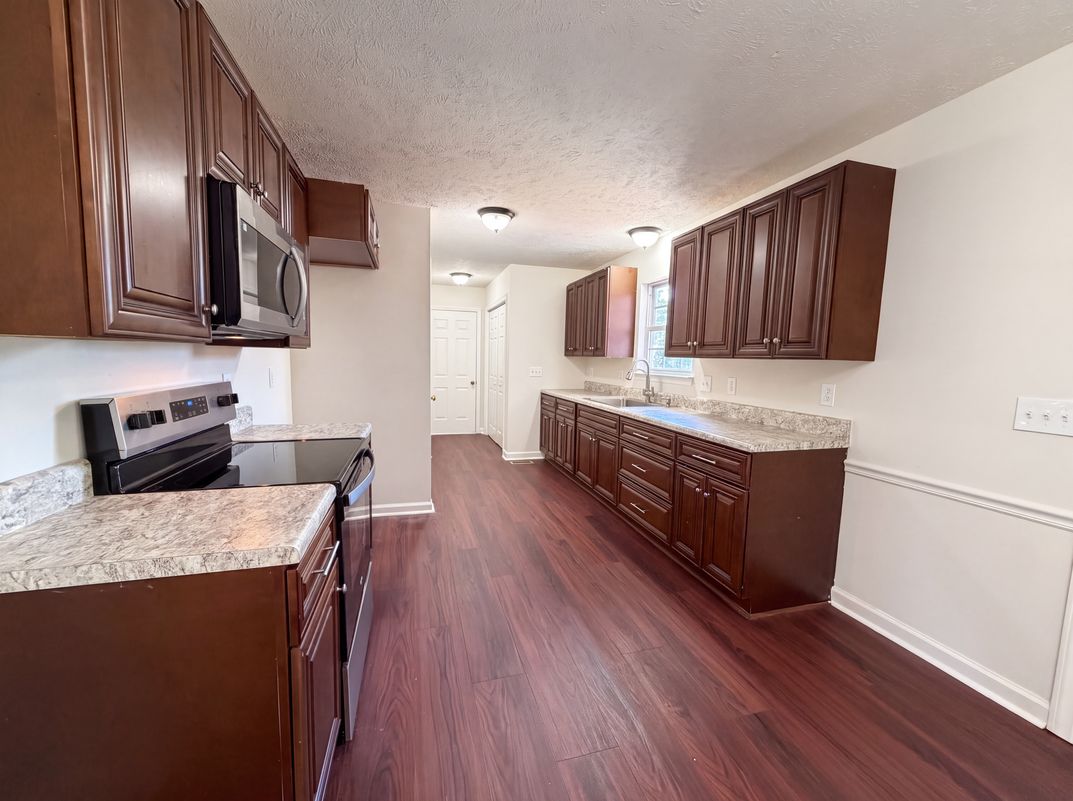 Photo 7 of 28 of 125 Ivanhoe Ct, Murfreesboro, TN