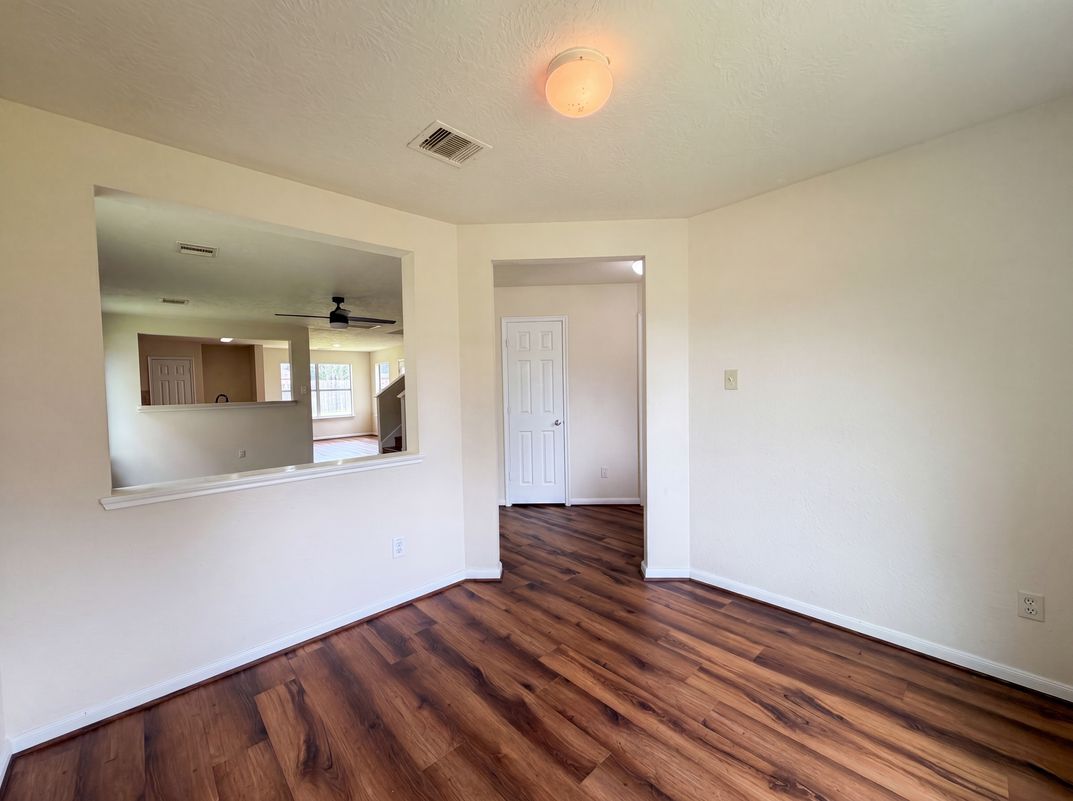 Photo 7 of 21 of 2627 Skyview Trace Ct, Houston, TX