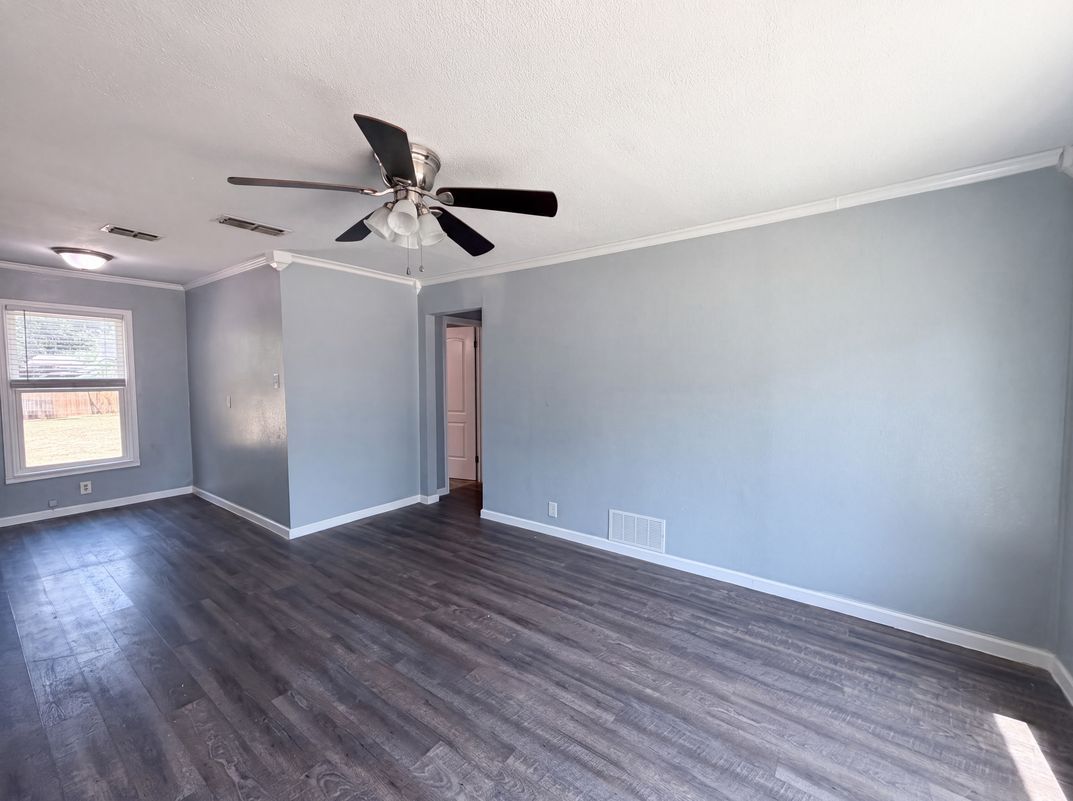 Photo 6 of 17 of 1012 Turner St, Cleburne, TX